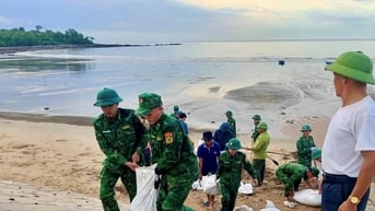 Gần 117.000 cán bộ, chiến sĩ Quân khu 4 sẵn sàng tham gia ứng phó bão số 5