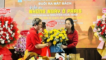 'ថ្ងៃនៅប៉ារីស' ខុសពីទស្សនៈរបស់អ្នកនិពន្ធ ង្វៀន ហូយណាំ