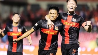 Ninh Bình FC chơi hay hơn tưởng tượng, HAGL thoát thua nhờ nhân tố siêu giỏi