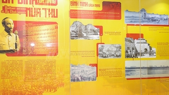 Khai mạc trưng bày chuyên đề "Mùa thu Độc lập"