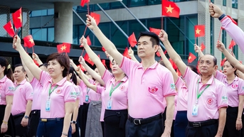 Buổi lễ chào cờ đặc biệt mừng Tết Độc lập tại Công ty C.P Việt Nam