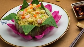 Cách làm cơm chay hấp lá sen thơm ngon cho ngày lễ Vu Lan