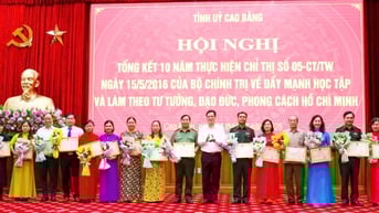 Học và làm theo Bác đi vào chiều sâu