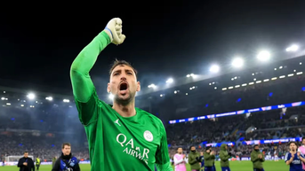 Thủ môn trẻ mắc lỗi nghiêm trọng, Man City tức tốc chiêu mộ Donnarumma