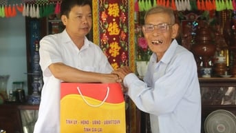 Lãnh đạo UBND tỉnh tri ân gia đình chính sách, người có công với cách mạng