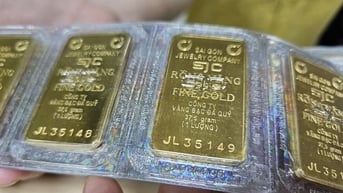 Giá vàng hôm nay 25-8: Vàng miếng SJC đạt đỉnh mới 128,3 triệu đồng/lượng