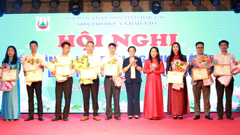 ការធ្វើត្រាប់តាមស្នេហាជាតិ ដែលជាកម្លាំងជំរុញឱ្យ ដាកឡាក់ អប់រំ ឈានទៅដល់ដំណាក់កាលថ្មីមួយ