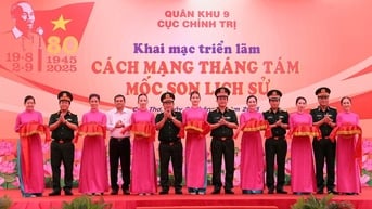 Khai mạc triển lãm chuyên đề 'Cách mạng Tháng Tám - Mốc son lịch sử'