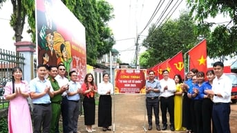 Báo Thanh tra trao 1.000 lá cờ Tổ quốc, khánh thành công trình ý nghĩa tại Lâm Đồng