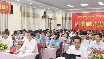 Sở Giáo dục và Đào tạo tổ chức bồi dưỡng chính trị cho cán bộ, giáo viên