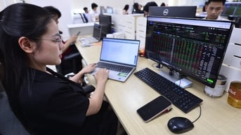 Lộ diện những nhà đầu tư 'miệt mài' gom cổ phiếu phiên VN-Index tăng 53 điểm