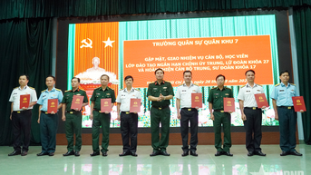 Trường Quân sự Quân khu 7 đối thoại học viên hoàn thiện, đào tạo ngắn cán bộ chính trị
