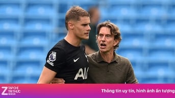 Amorim nên cắp sách học Thomas Frank