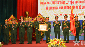LLVT tỉnh Phú Thọ kỷ niệm 80 năm Ngày truyền thống và đón nhận Huân chương Bảo vệ Tổ quốc hạng Nhất