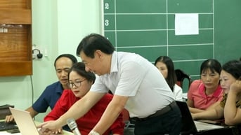 Tập huấn ứng dụng AI cho giáo viên và cán bộ quản lý