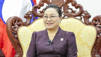ឯកអគ្គរដ្ឋទូតឡាវ លោក Khamphao Ernthavanh៖ វៀតណាមបញ្ជាក់ជំហររបស់ខ្លួនជាមួយនឹងភាពរឹងមាំ និងក្តីប្រាថ្នាចង់ក្រោកឡើង