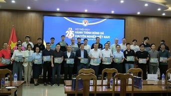Ra mắt cuốn sách "25 năm Hành trình Bóng đá chuyên nghiệp Việt Nam"