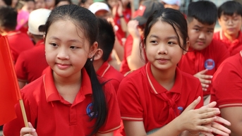 សិស្ស​ហាណូយ​ត្រឡប់​ទៅ​សាលា​វិញ​១​សប្ដាហ៍​មុន​ថ្ងៃ​បើក