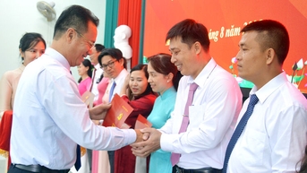 និស្សិតចំនួន ៧៩ នាក់បានបញ្ចប់ការសិក្សាពីទ្រឹស្តីនយោបាយកម្រិតមធ្យម