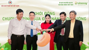 ចាប់ផ្តើមកម្មវិធី 'ទឹកដោះគោសណ្តែកសាលា' ដើម្បីផ្តល់អាហារូបត្ថម្ភ និងសាបព្រួសគ្រាប់ពូជសម្រាប់អនាគតបៃតង