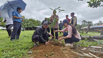 Niềm vui bên kia biên giới