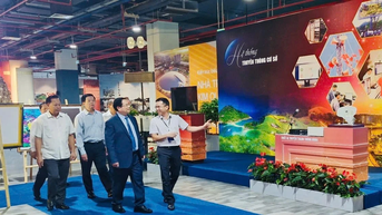 Triển lãm thành tựu đất nước: Khắc họa 'Việt Nam hạnh phúc' bằng hình ảnh, video