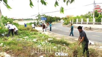 Xã Vạn Ninh: Hơn 100 người tham gia hoạt động bảo vệ môi trường