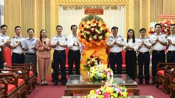 នាយកដ្ឋានឃោសនា និងចលនាមហាជន Danang អបអរសាទរទិវាប្រពៃណីឆ្មាំឆ្នេរសមុទ្រវៀតណាម