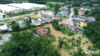 Thủ tướng: Không để người dân đói, rét, không có chỗ ở do bão và mưa lũ