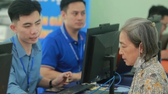 Người phụ nữ trở thành sinh viên năm nhất ở tuổi 61 với lý do bất ngờ