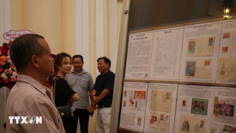 Trưng bày chuyên đề tem “80 năm Việt Nam vươn mình ra biển lớn”