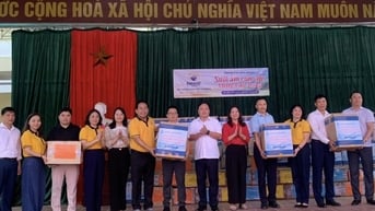 Ủy ban MTTQ tỉnh và Trường EVEREST tổ chức Chương trình “Sưởi ấm con chữ vùng cao năm 2025” - Báo Cao Bằng điện tử
