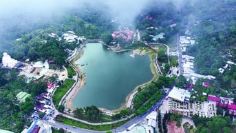 Chinh phục nơi cao nhất trên núi Cấm