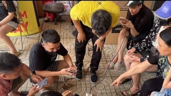 Mất điện sau bão số 5, nhiều người dân, doanh nghiệp cung cấp dịch vụ bơm nước, sạc điện miễn phí cho bà con