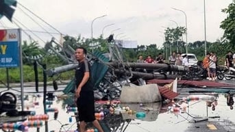 Lốc xoáy gây thiệt hại tại xã Yên Phong, tỉnh Bắc Ninh