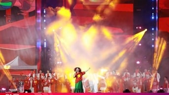 Hàng nghìn khán giả đội mưa xem Concert "Việt Nam trong tôi"
