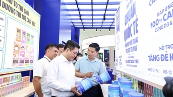 គោរព​តួនាទី​សេដ្ឋកិច្ច​មនុស្ស​នៅ​កន្លែង​តាំង​ពិព័រណ៌ "ការចាប់ផ្តើម​និង​ការ​កសាង​ប្រទេស"