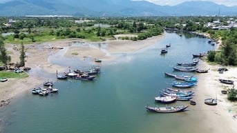 Luồng lạch, khu neo đậu tàu thuyền bị bồi lắng, ngư dân thấp thỏm