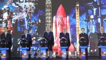 Khai mạc Triển lãm “80 năm hành trình Độc lập - Tự do - Hạnh phúc”: Tự hào Việt Nam ta đi lên