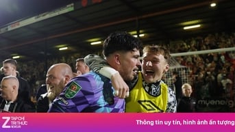 HLV đội hạng Tư: 'MU đang đi đúng hướng'