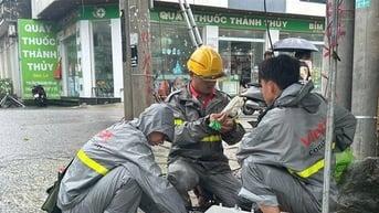 Người Viettel xuyên đêm khắc phục sự cố, đảm bảo thông tin liên lạc thông suốt cho khách hàng