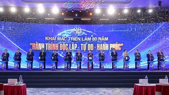 ការបើកការតាំងពិព័រណ៍សមិទ្ធិផលជាតិ៖ ៨០ ឆ្នាំនៃដំណើរប្រកបដោយមោទនភាព។