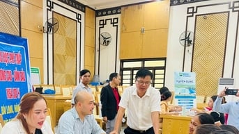 Gần 100 thanh niên dân tộc thiểu số tham gia sàn giao dịch việc làm tại xã Thạnh Mỹ