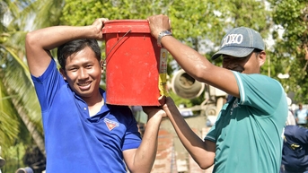 សមាជិក​បក្ស​វ័យ​ក្មេង​មាន​ការ​សាទរ និង​លះបង់។