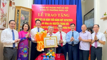 Trao Huy hiệu 80 năm tuổi Đảng tặng đồng chí Nguyễn Trọng Đối