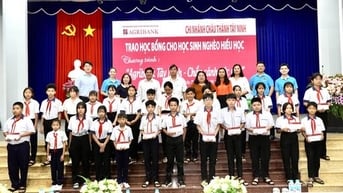 Agribank chi nhánh Châu Thành: Trao tặng 140 suất học bổng chắp cánh ước mơ