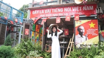 Quán cà phê ở Krông Ana tái hiện ký ức ngày Quốc khánh