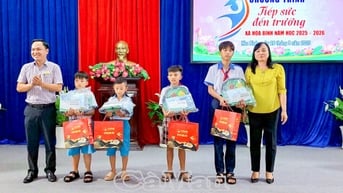 “Tiếp sức đến trường” tại xã Hòa Bình