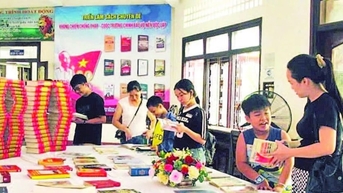 Gia Lai trưng bày sách kỷ niệm 80 năm Cách mạng Tháng...