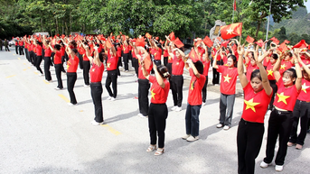 Xã Thượng Bằng La: 350 hội viên phụ nữ tham gia đồng diễn chào mừng Quốc khánh 2/9